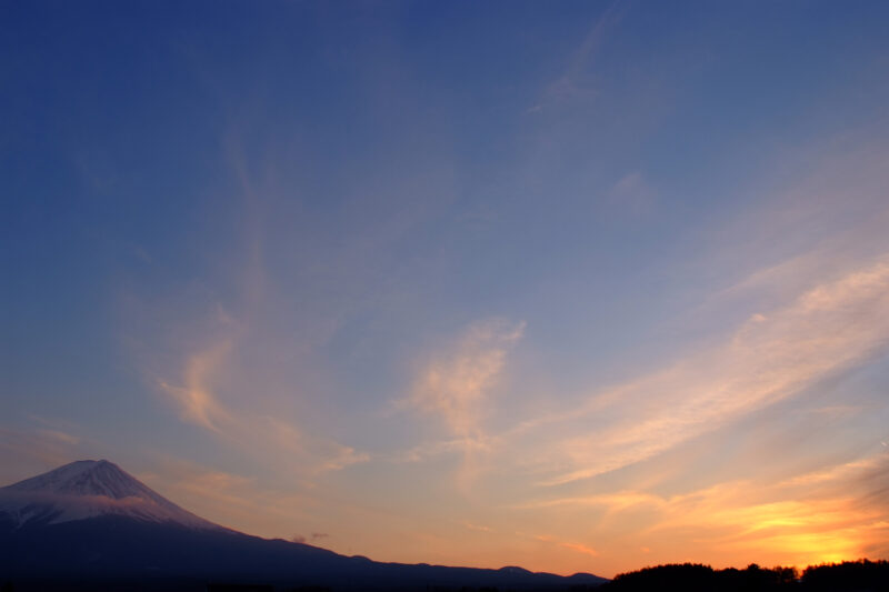 夕暮れと富士山