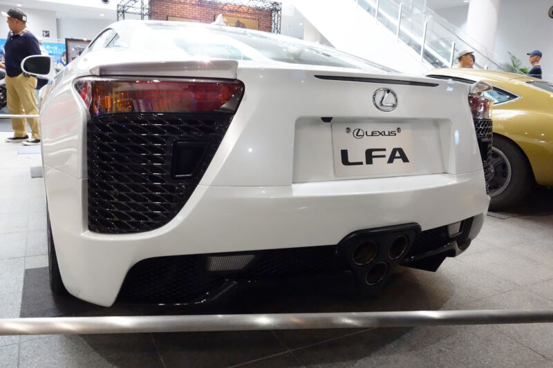 LFA後ろ姿